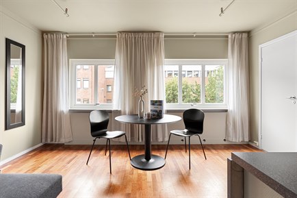 One-bedroom apartment.