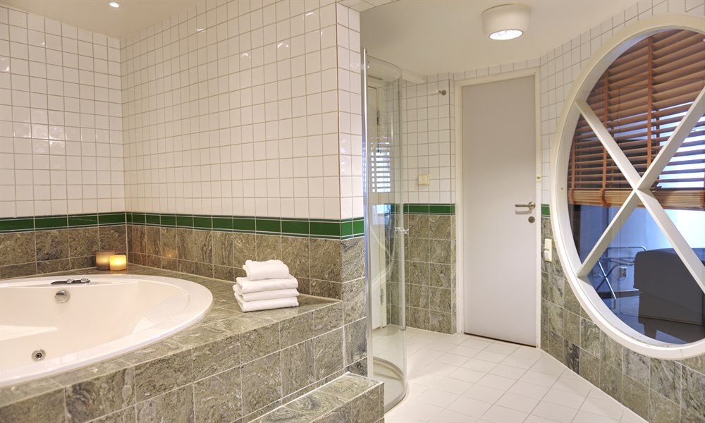 Badeværelse suite. Billede.