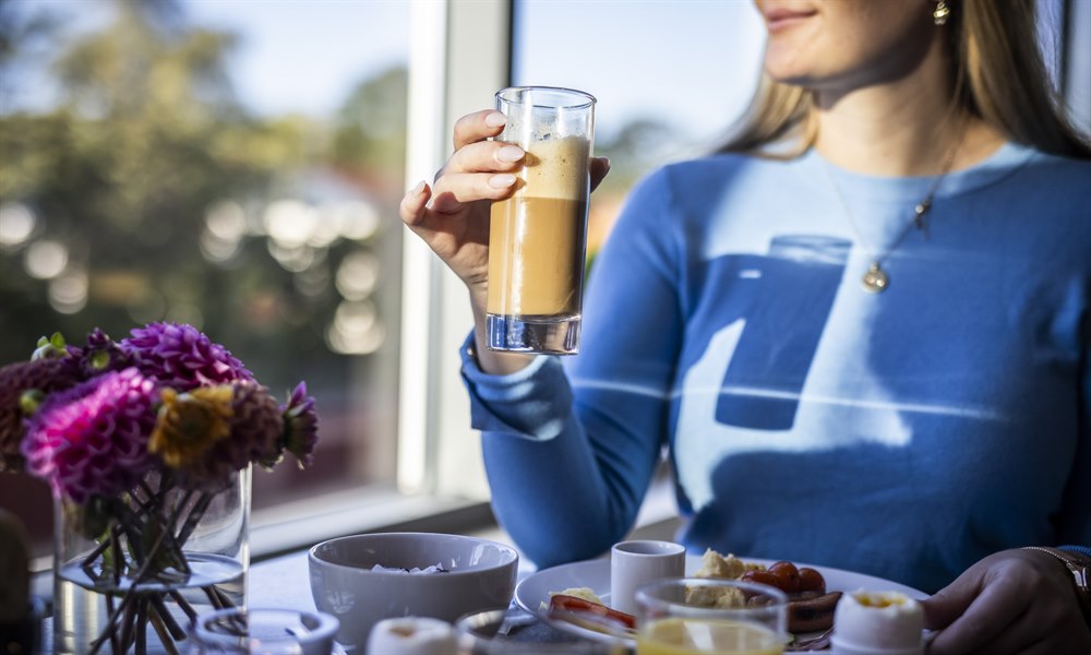 Frukostbuffé på First Hotel Planetstaden. Foto.
