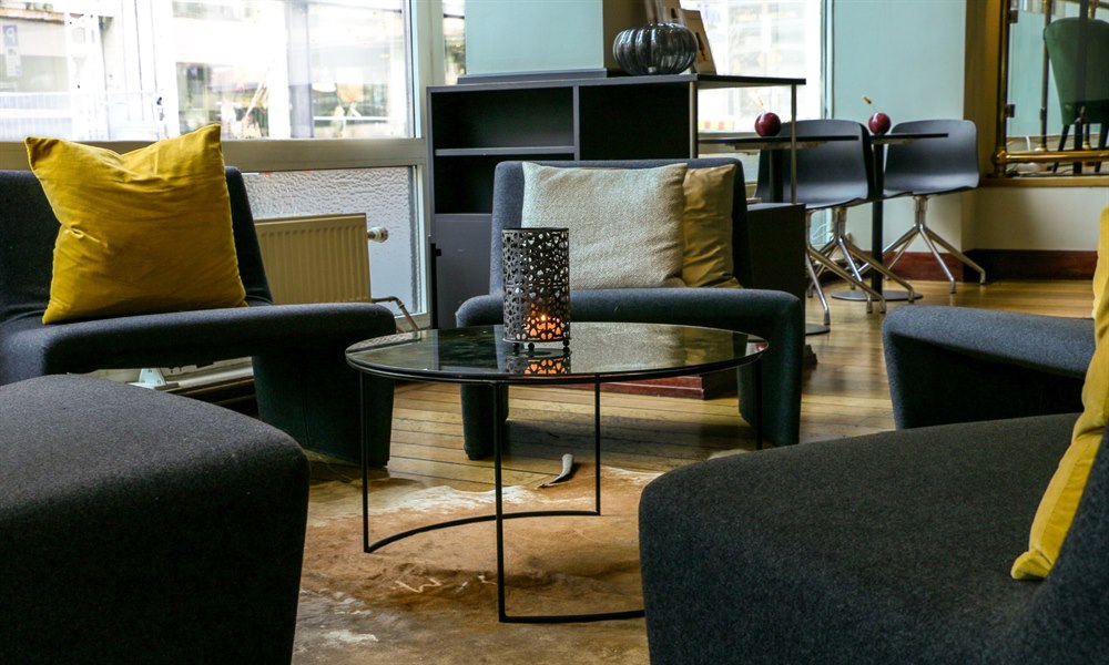 seating area in the hotel reception