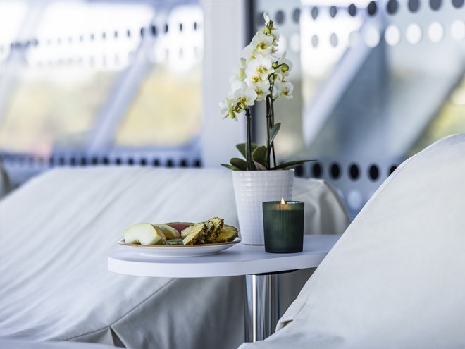 Enjoy massage at First Hotel Planetstaden. Photo.