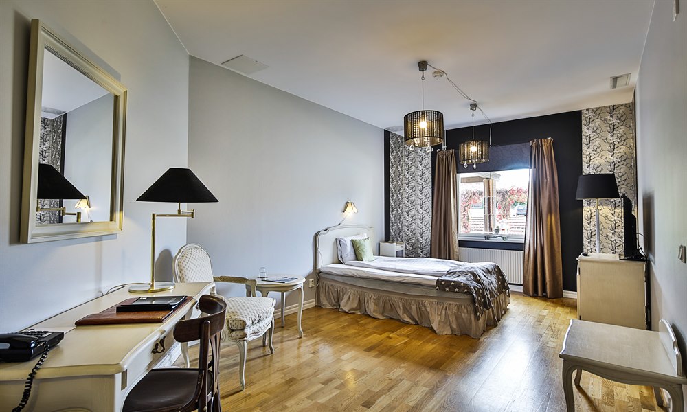 superior single room