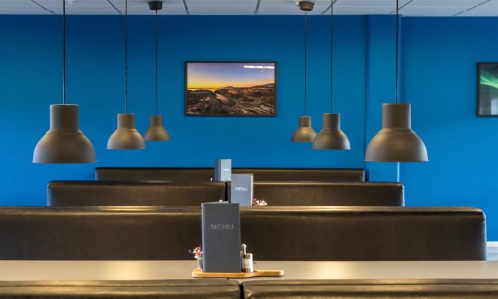 Nice and modern restaurant Hotel Søma Nuuk. Photo.