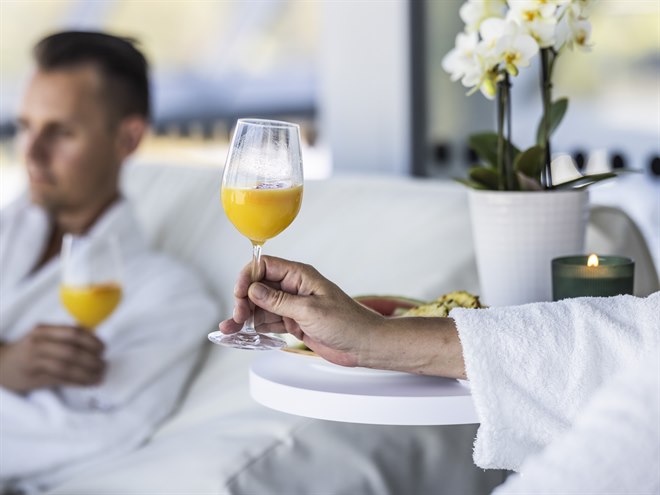 Enjoy massage at First Hotel Planetstaden. Photo.